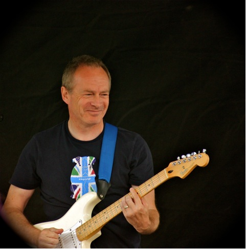 ian-guitar-2017